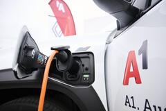 A1 UND RENAULT STARTEN PILOTPROJEKT: E-AUTOS SORGEN FÜR NOTSTROM IM MOBILFUNK