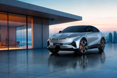 ALPINE A390: ÖSTERREICH-PREMIERE AUF DER DESIGN DISTRICT MESSE MIT FERDINAND HABSBURG