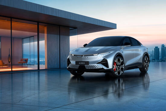 ALPINE A390: ÖSTERREICH-PREMIERE AUF DER DESIGN DISTRICT MESSE MIT FERDINAND HABSBURG