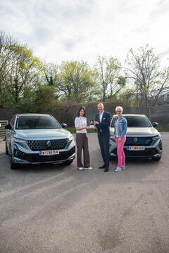 RENAULT GEWINNT „BEST TECHNOLOGY AWARD 2026“ BEIM WOMEN’S WORLDWIDE CAR OF THE YEAR