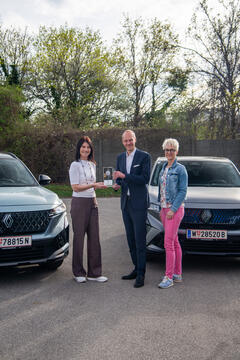 RENAULT GEWINNT „BEST TECHNOLOGY AWARD 2026“ BEIM WOMEN’S WORLDWIDE CAR OF THE YEAR