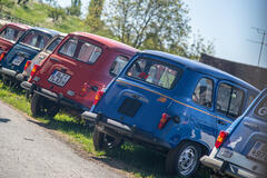 VERGANGENHEIT UND ZUKUNFT AUF VIER RÄDERN: TWINGO TRIFFT FR4ISCHLUFT