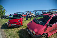 VERGANGENHEIT UND ZUKUNFT AUF VIER RÄDERN: TWINGO TRIFFT FR4ISCHLUFT