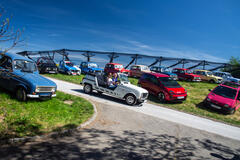 VERGANGENHEIT UND ZUKUNFT AUF VIER RÄDERN: TWINGO TRIFFT FR4ISCHLUFT