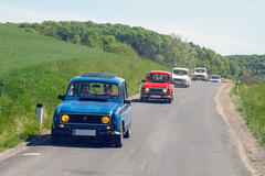 VERGANGENHEIT UND ZUKUNFT AUF VIER RÄDERN: TWINGO TRIFFT FR4ISCHLUFT