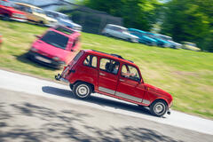 VERGANGENHEIT UND ZUKUNFT AUF VIER RÄDERN: TWINGO TRIFFT FR4ISCHLUFT