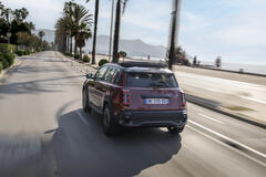 Renault 4 E-Tech Electric Techno Plein Sud in Karmesin-Rot