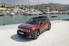 Renault 4 E-Tech Electric Techno Plein Sud in Karmesin-Rot