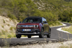 Renault 4 E-Tech Electric Techno Plein Sud in Karmesin-Rot