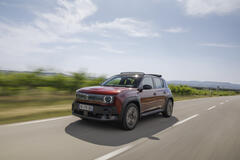 Renault 4 E-Tech Electric Techno Plein Sud in Karmesin-Rot