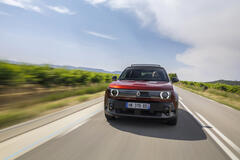 Renault 4 E-Tech Electric Techno Plein Sud in Karmesin-Rot