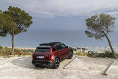 Renault 4 E-Tech Electric Techno Plein Sud in Karmesin-Rot