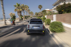 Renault 4 E-Tech Electric Iconic Plein Sud in Urban-Grey
