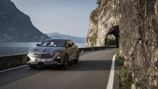 PRESSEMAPPE: DIE NEUE ALPINE A390 GTS: LEIDENSCHAFT IN FORM EINES SPORT-FASTBACKS