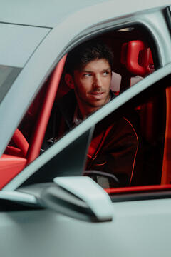 PERFORMANCE UND ELEGANZ VEREINT: KOOPERATION VON ALPINE UND LACOSTE