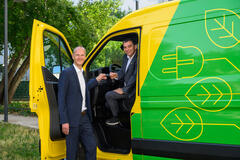RENAULT ÖSTERREICH LIEFERT NEUE ELEKTRISCHE NUTZFAHRZEUGE AN DIE ÖSTERREICHISCHE POST