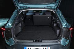 DER NEUE DACIA STRIKER: DAS BESTE AUS DREI WELTEN IM LIFESTYLE-KOMBI