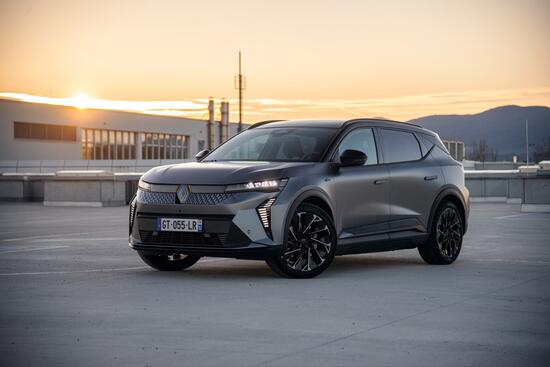 SCENIC E-TECH ELECTRIC: RENAULT ERFINDET DAS FAMILIENFAHRZEUG NEU