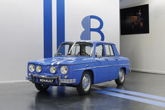 	RENAULT 8 GORDINI CONCEPT: EINE HECKANTRIEBS-IKONE FÜR DAS ELEKTRISCHE ZEITALTER